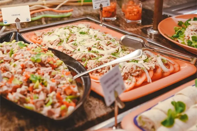 Buffet restaurant – image 3 of 12