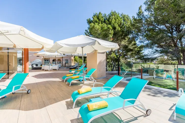 Sky Lounge – image 2 of 5
