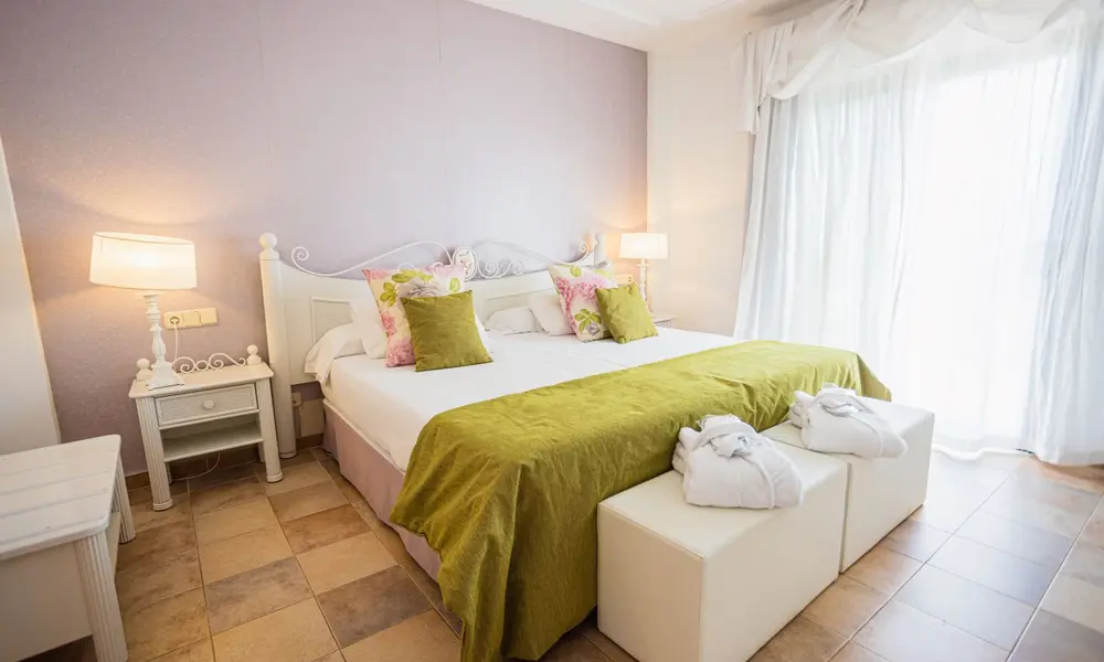 Rooms & Suites