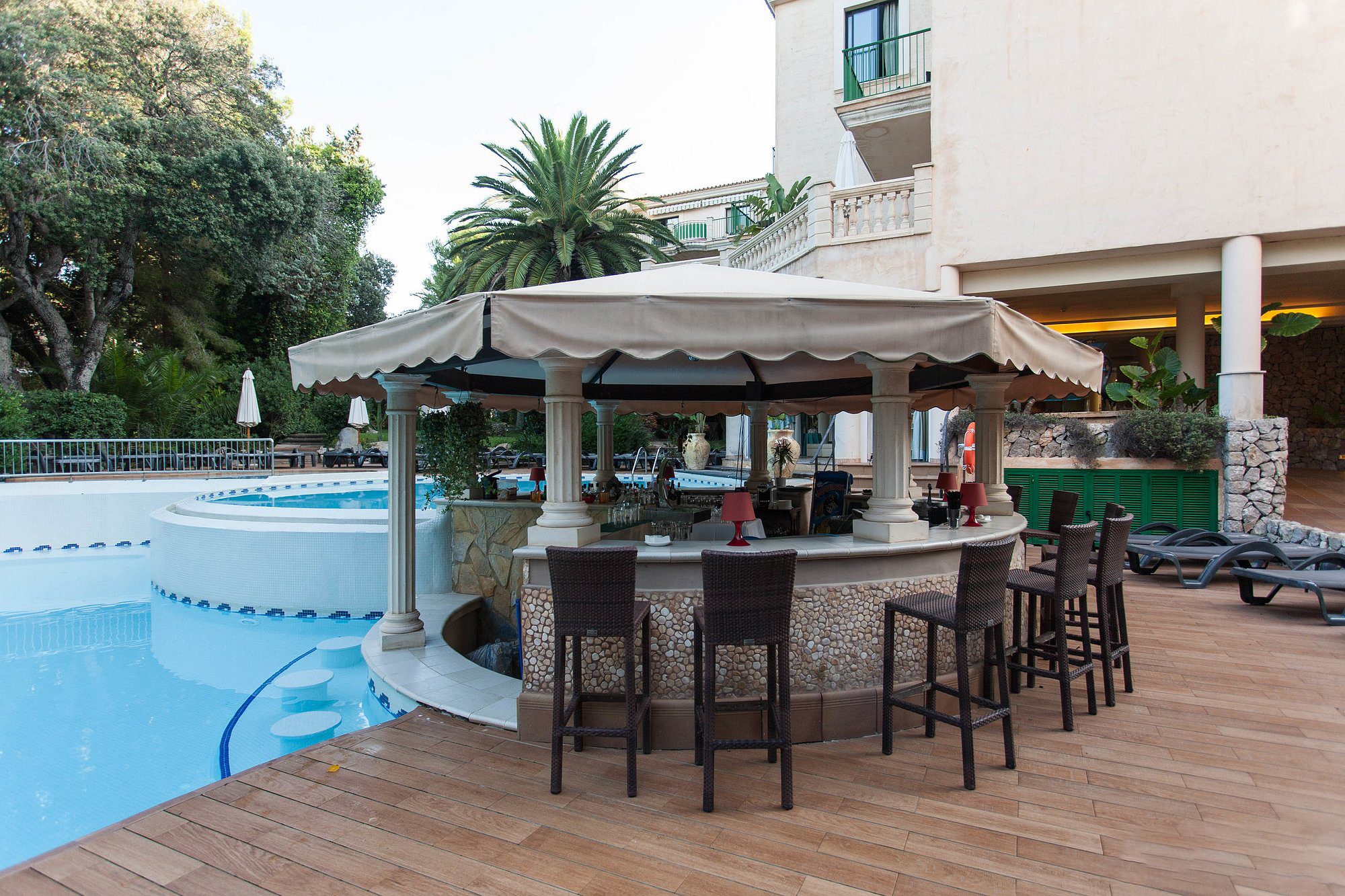 Pool Bar & Chillout terrace at Lago Garden