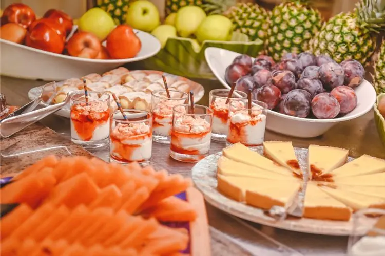 Buffet restaurant – image 5 of 12