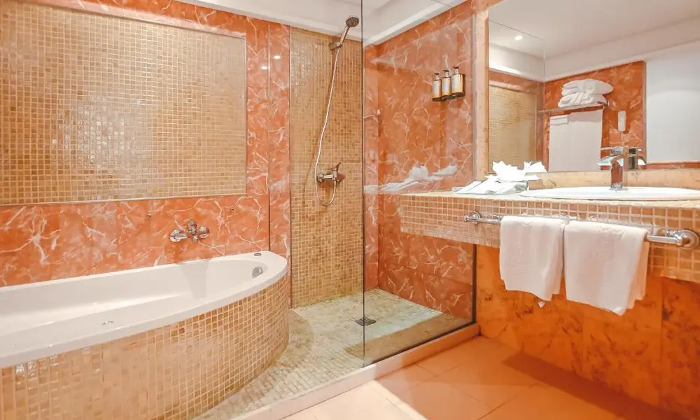 Junior Suite – image 3 of 5
